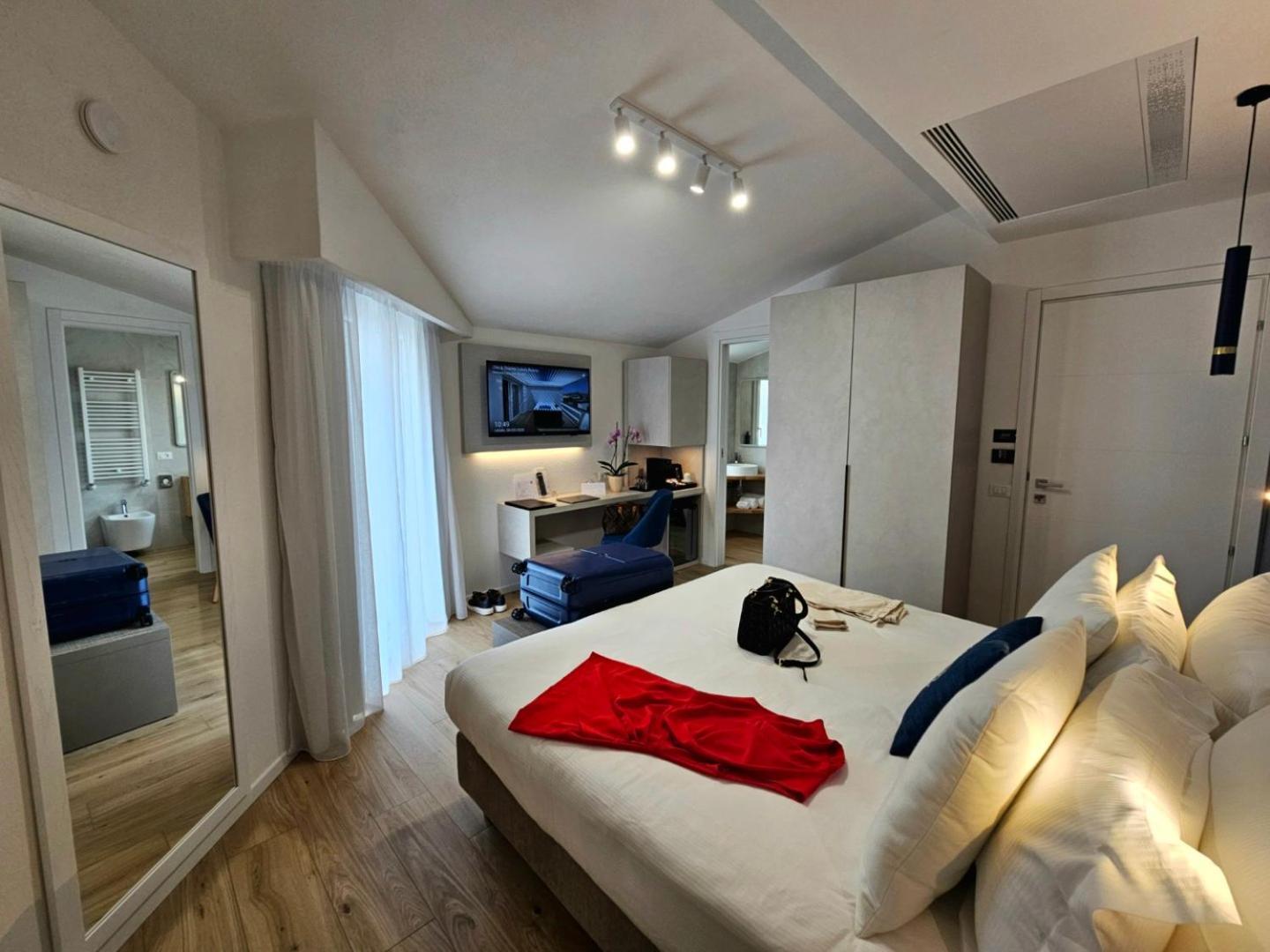 אולביה Chic & Charme Luxury Rooms מראה חיצוני תמונה